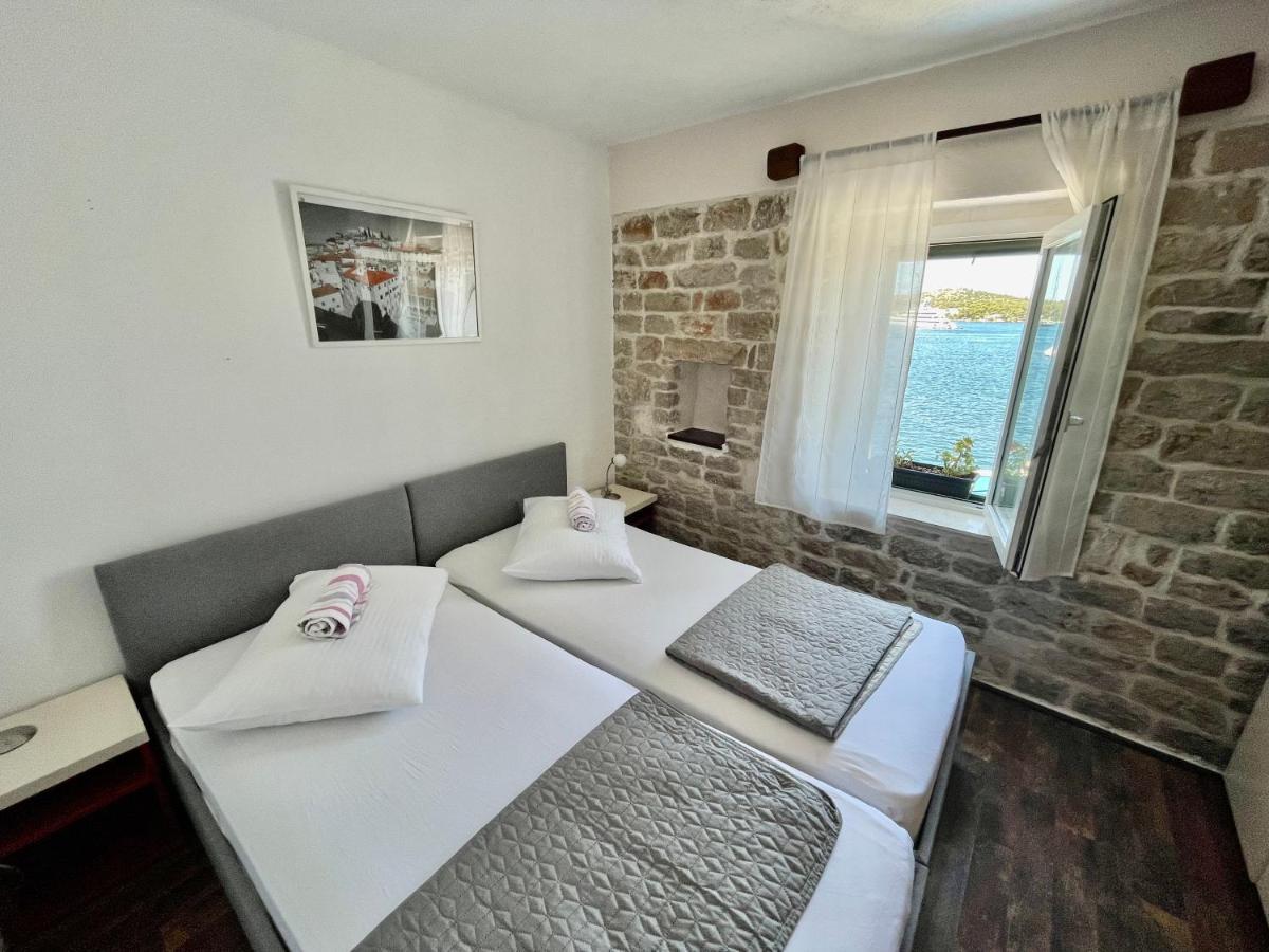 Apartments Trapula Sibenik Bagian luar foto